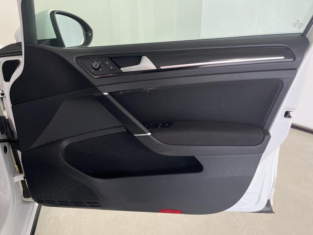 Photo '15' of Volkswagen Golf