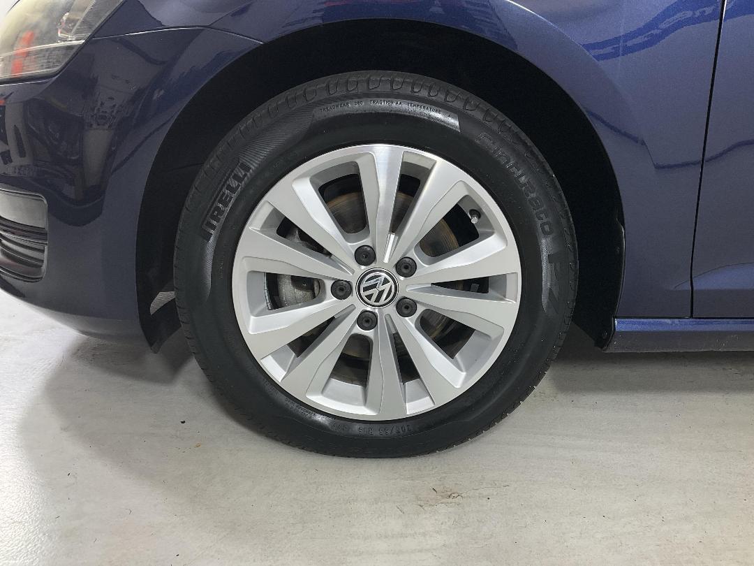 Photo '10' of Volkswagen Golf