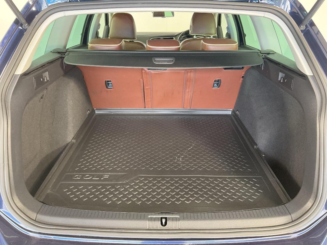 Photo '14' of Volkswagen Golf