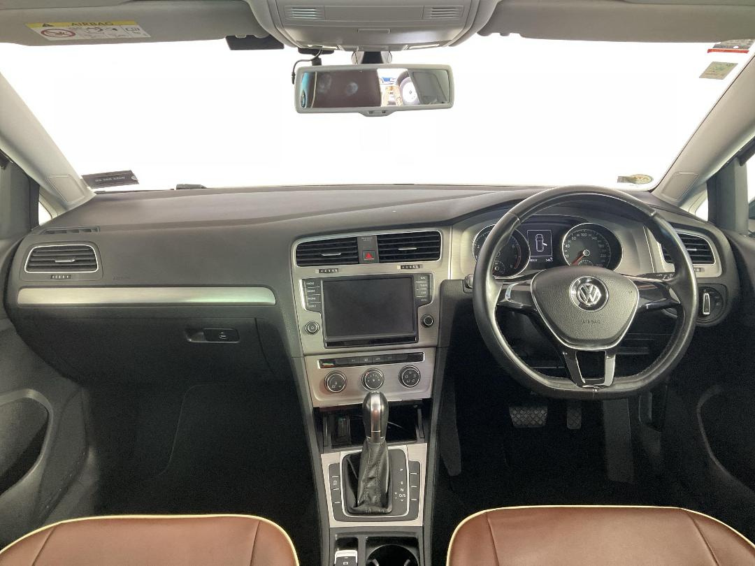 Photo '17' of Volkswagen Golf