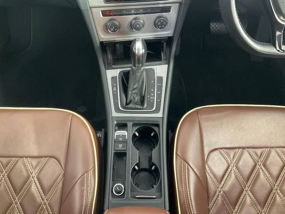 Photo '18' of Volkswagen Golf