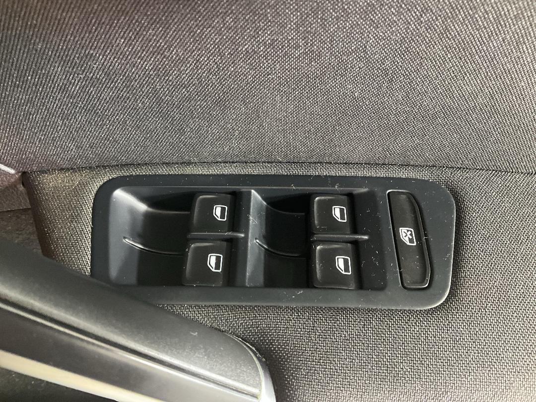 Photo '25' of Volkswagen Golf