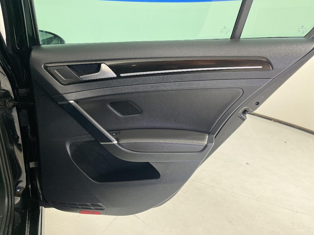 Photo '19' of Volkswagen Golf Photo '19' of Volkswagen Golf