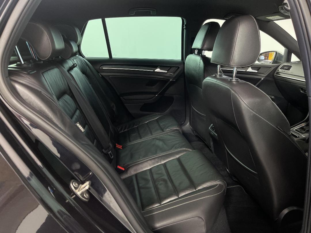 Photo '20' of Volkswagen Golf Photo '20' of Volkswagen Golf