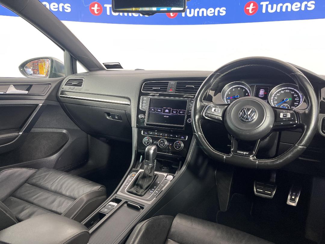 Photo '17' of Volkswagen Golf Photo '17' of Volkswagen Golf