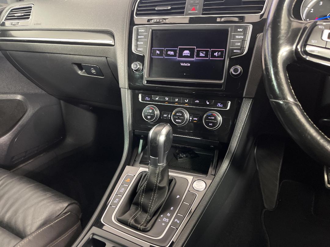 Photo '18' of Volkswagen Golf Photo '18' of Volkswagen Golf