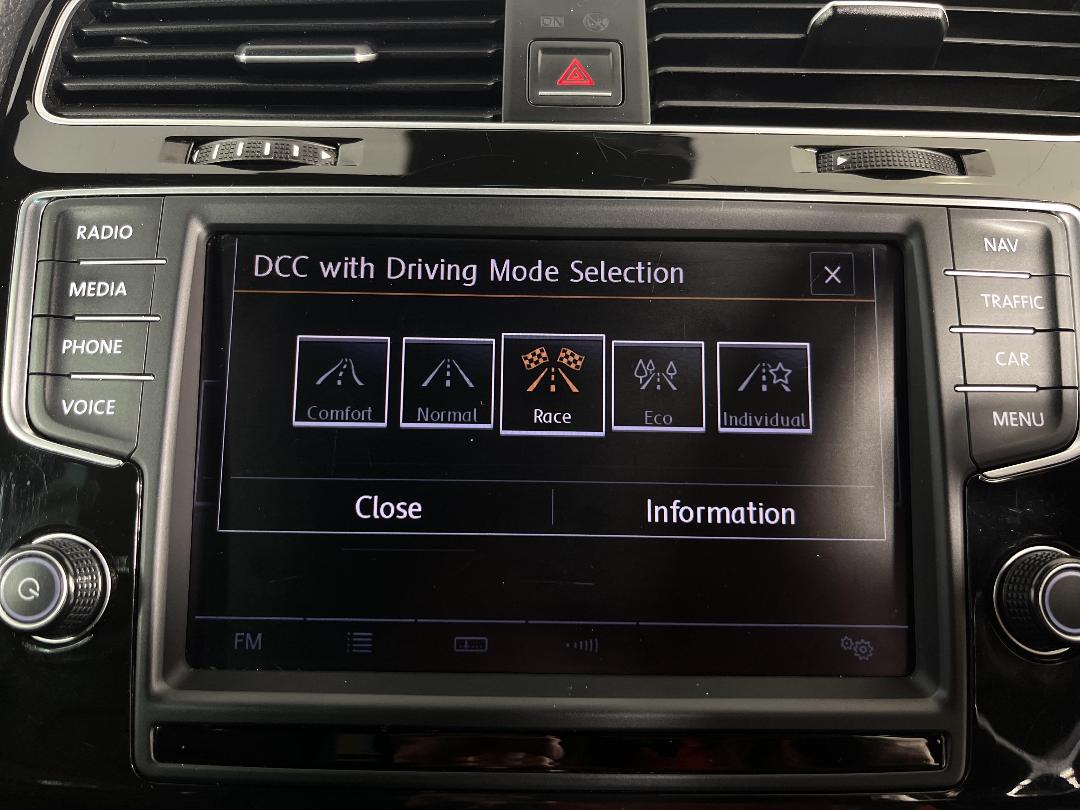 Photo '27' of Volkswagen Golf Photo '27' of Volkswagen Golf