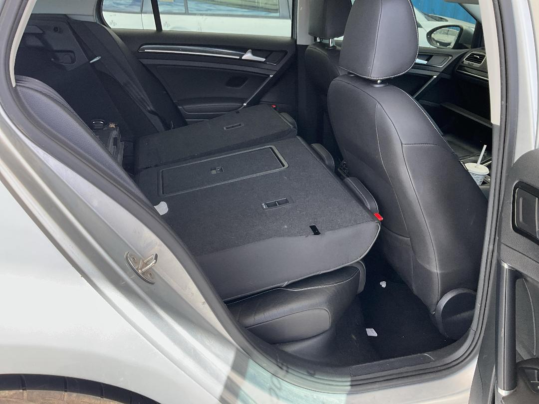 Photo '18' of Volkswagen Golf TSI Highline Photo '18' of Volkswagen Golf TSI Highline