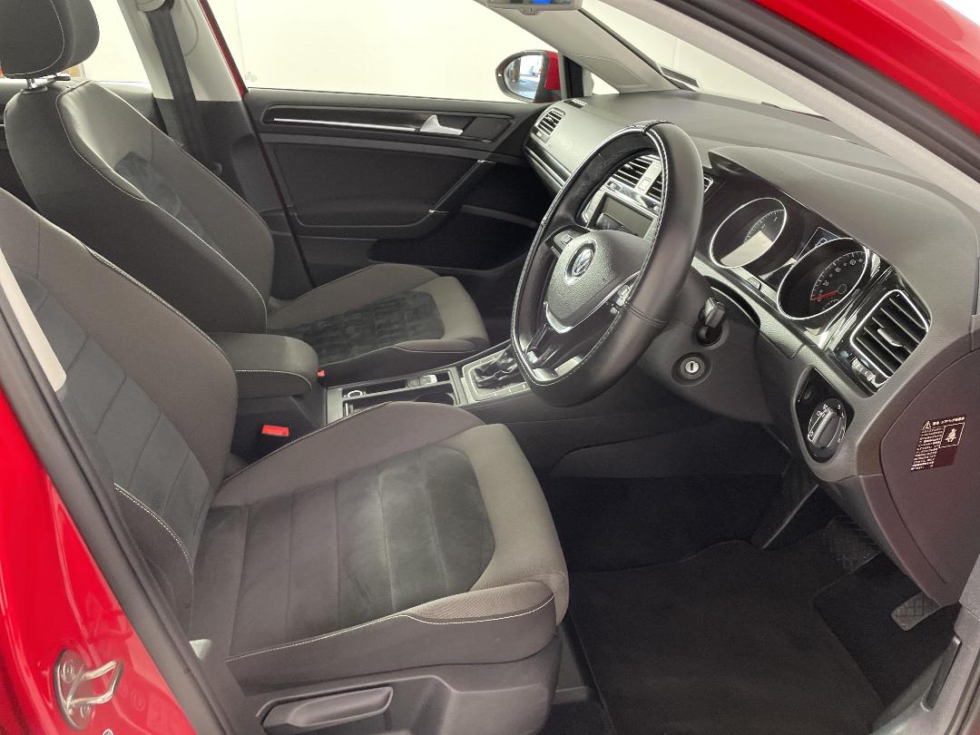 Photo '16' of Volkswagen Golf Photo '16' of Volkswagen Golf