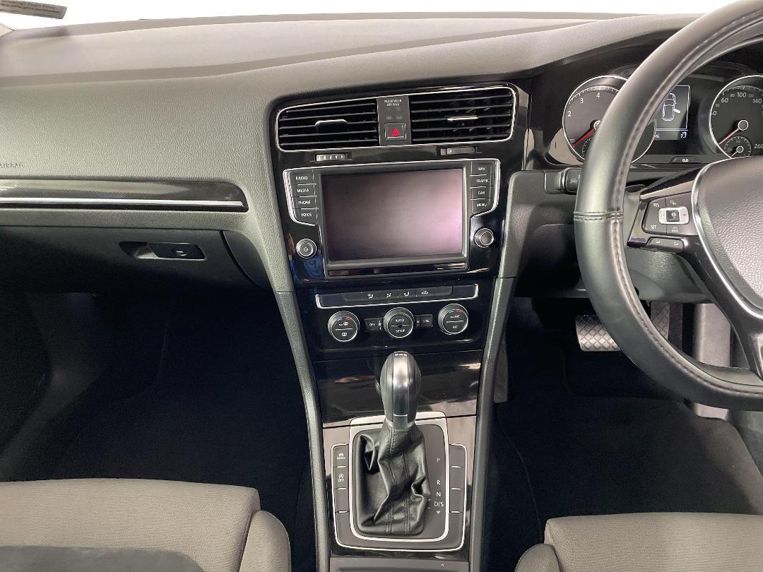 Photo '18' of Volkswagen Golf Photo '18' of Volkswagen Golf