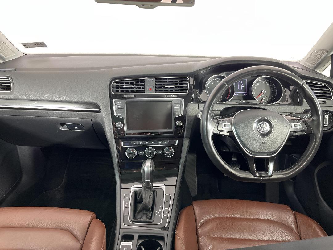 Photo '17' of Volkswagen Golf Photo '17' of Volkswagen Golf