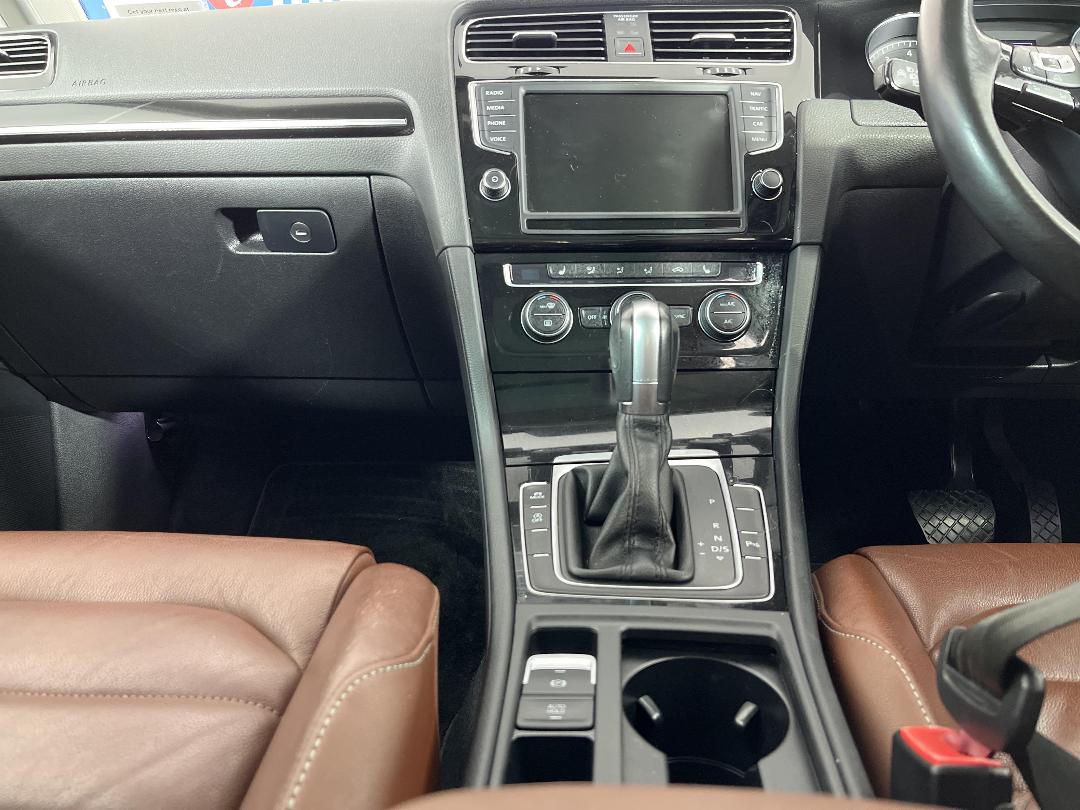 Photo '18' of Volkswagen Golf Photo '18' of Volkswagen Golf