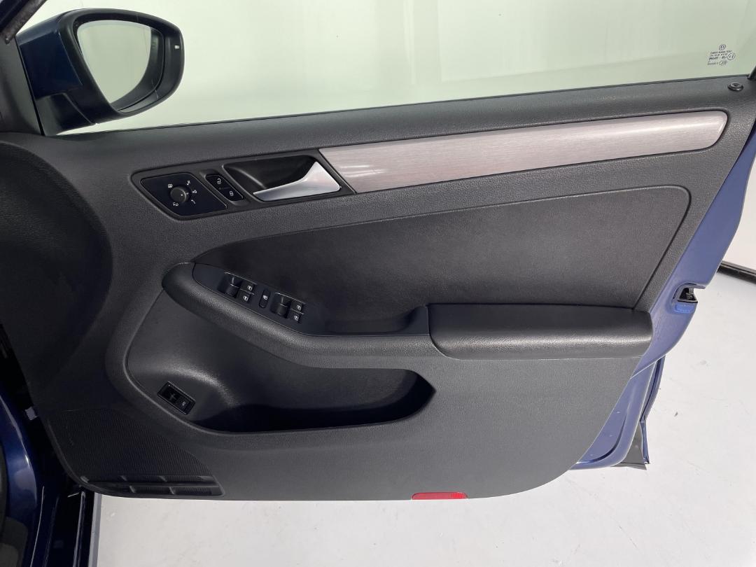 Photo '15' of Volkswagen Jetta Photo '15' of Volkswagen Jetta