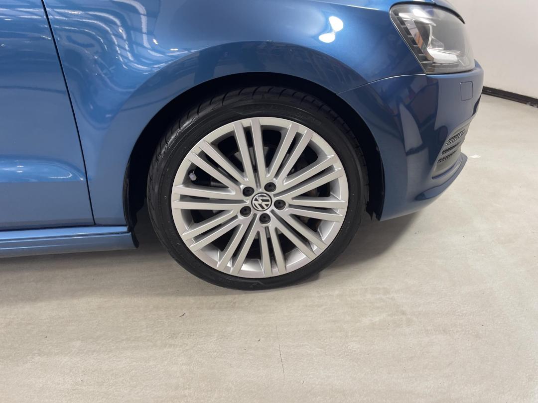 Photo '9' of Volkswagen Polo Photo '9' of Volkswagen Polo