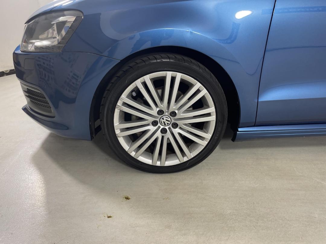 Photo '10' of Volkswagen Polo Photo '10' of Volkswagen Polo