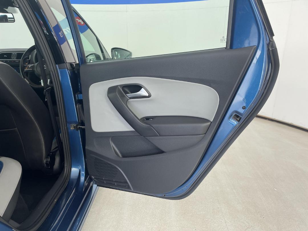 Photo '19' of Volkswagen Polo Photo '19' of Volkswagen Polo