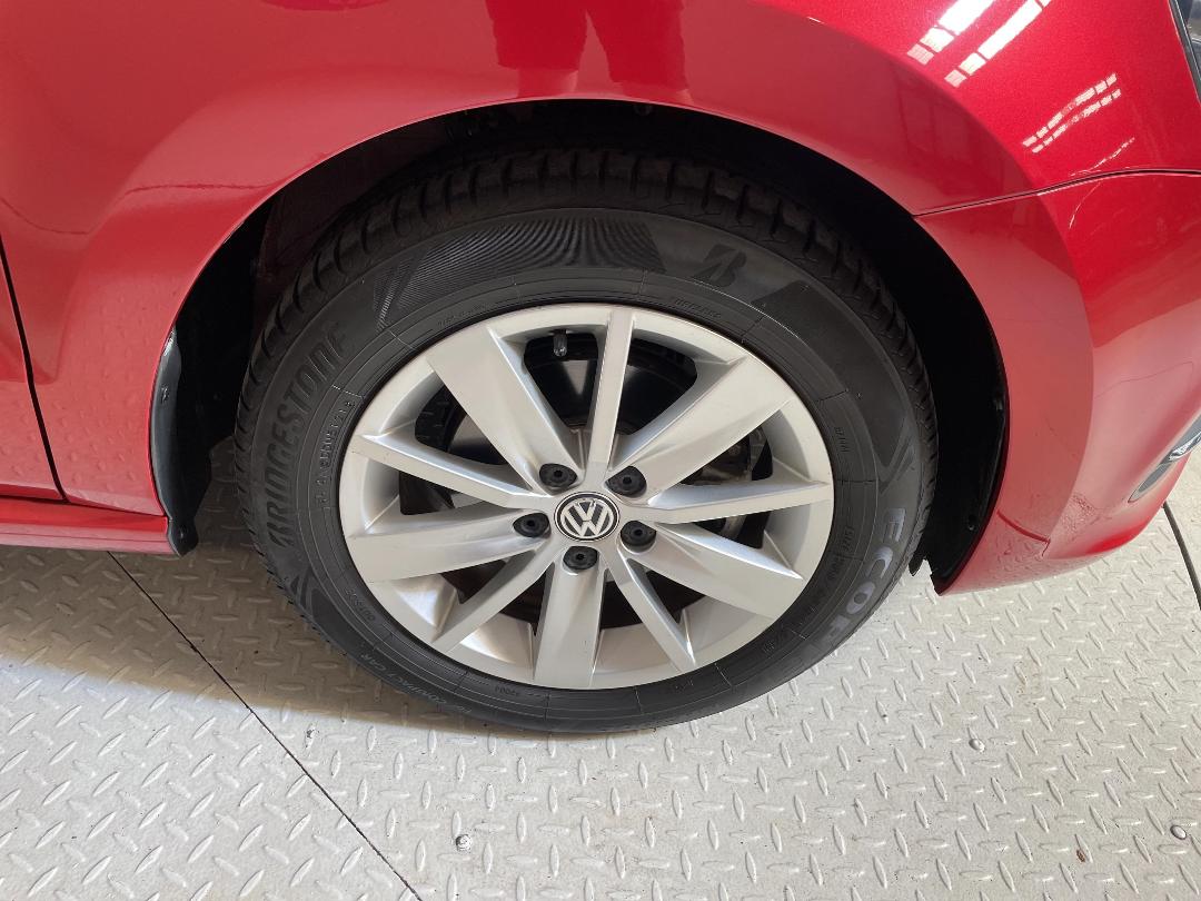 Photo '9' of Volkswagen Polo Photo '9' of Volkswagen Polo