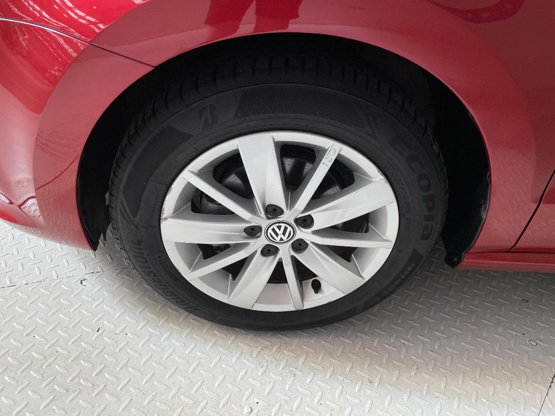 Photo '10' of Volkswagen Polo Photo '10' of Volkswagen Polo