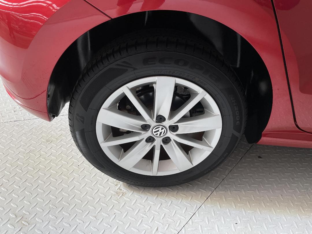 Photo '12' of Volkswagen Polo Photo '12' of Volkswagen Polo