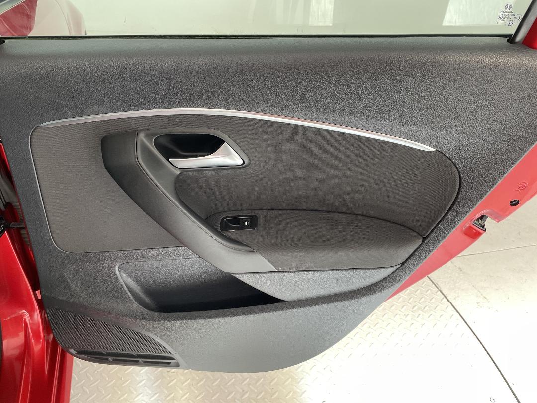 Photo '19' of Volkswagen Polo Photo '19' of Volkswagen Polo