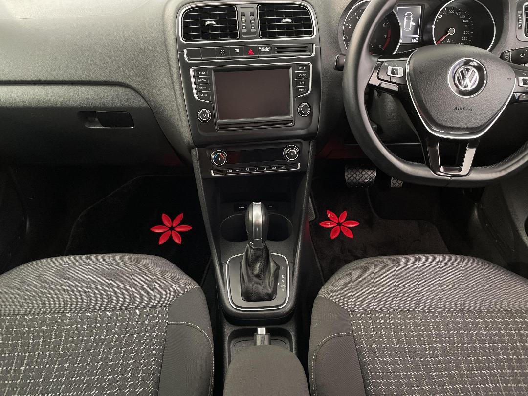 Photo '18' of Volkswagen Polo Photo '18' of Volkswagen Polo