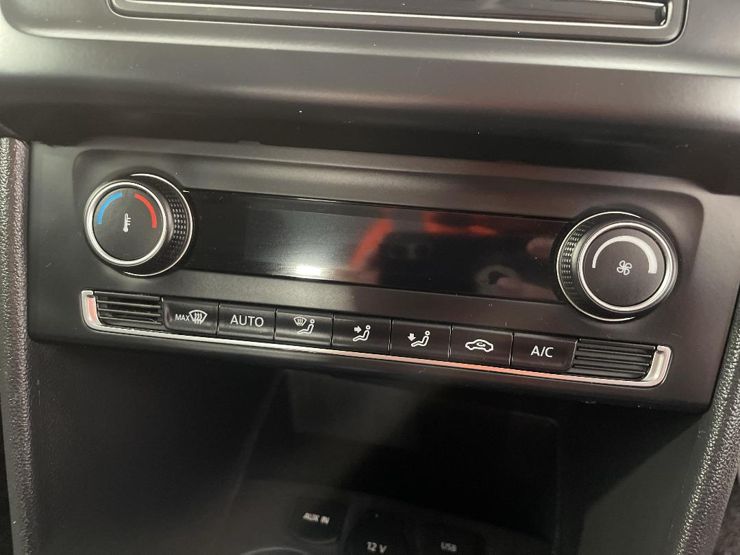 Photo '30' of Volkswagen Polo Photo '30' of Volkswagen Polo