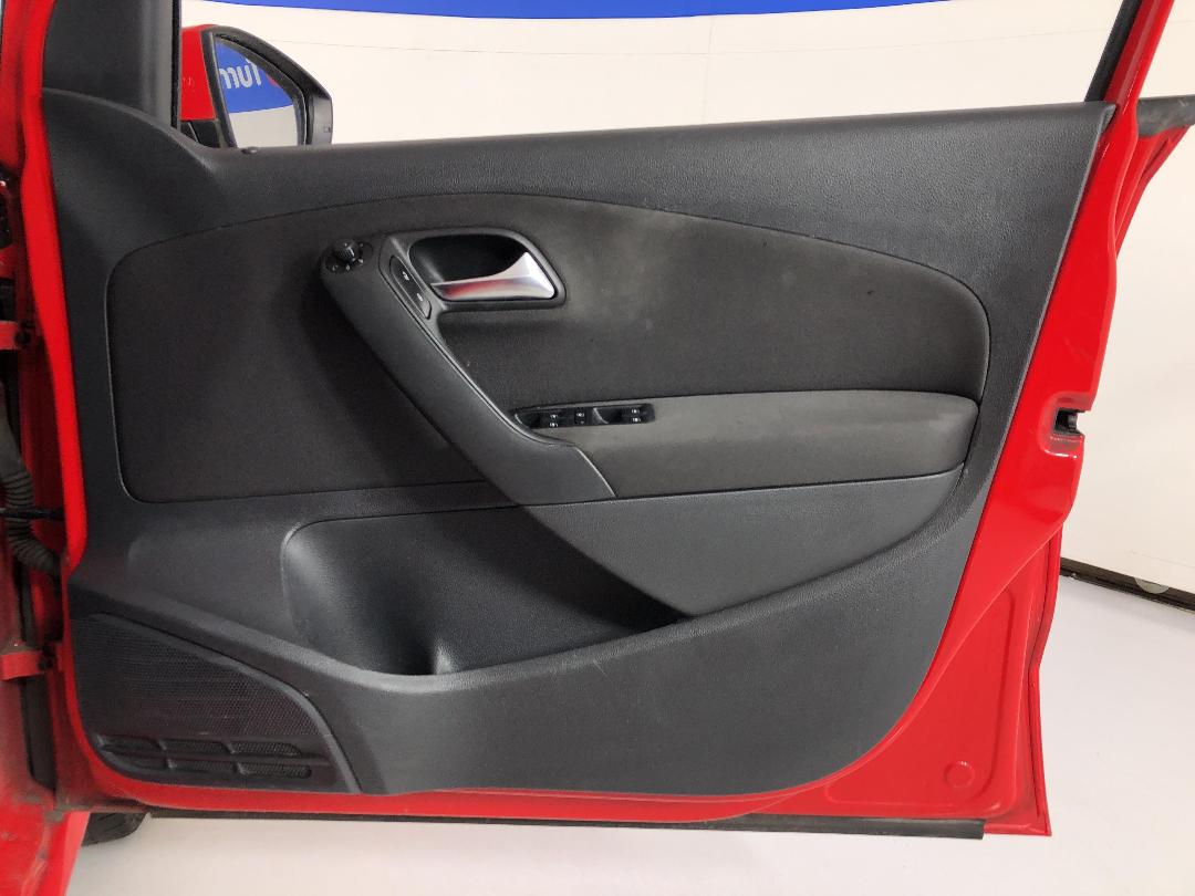 Photo '15' of Volkswagen Polo Photo '15' of Volkswagen Polo