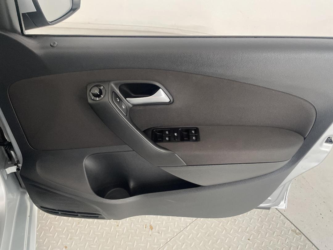 Photo '15' of Volkswagen Polo Photo '15' of Volkswagen Polo