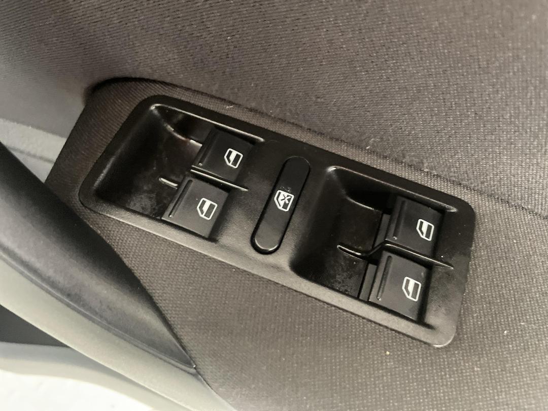 Photo '23' of Volkswagen Polo Photo '23' of Volkswagen Polo