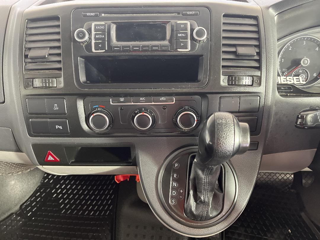 Photo '18' of Volkswagen T5