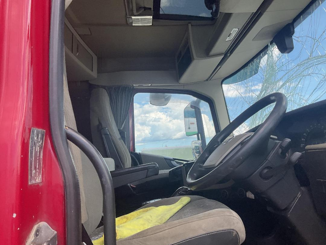 Photo '9' of Volvo FH 540 8X4 Tipper Photo '9' of Volvo FH 540 8X4 Tipper