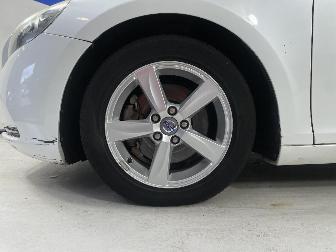 Photo '10' of Volvo V40