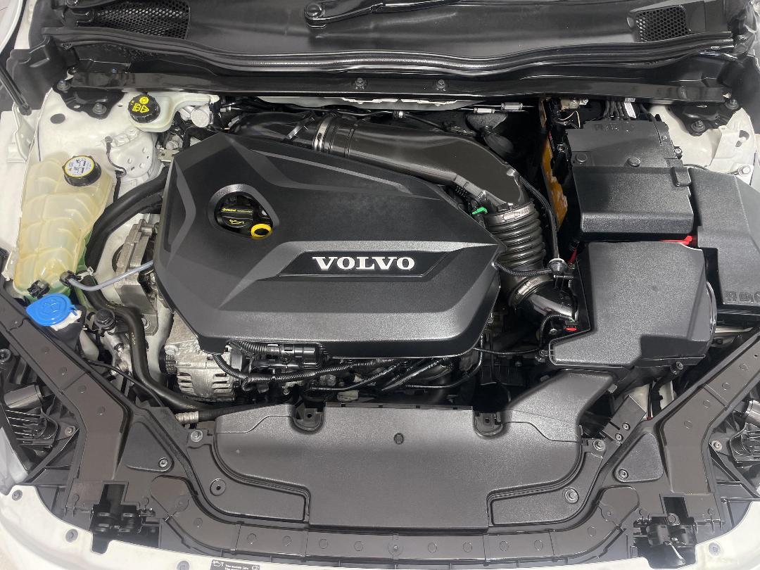 Photo '13' of Volvo V40