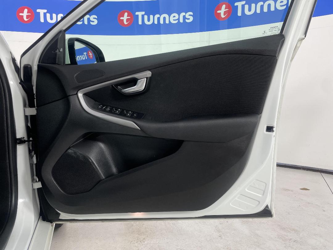 Photo '15' of Volvo V40