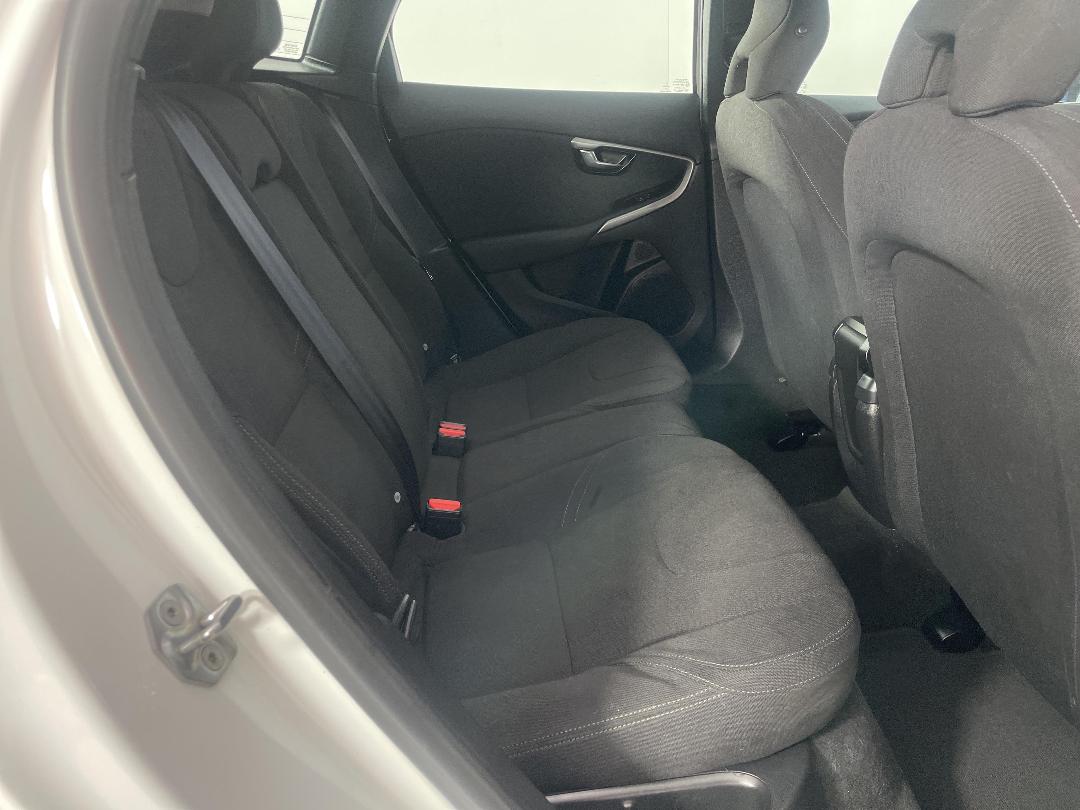 Photo '20' of Volvo V40