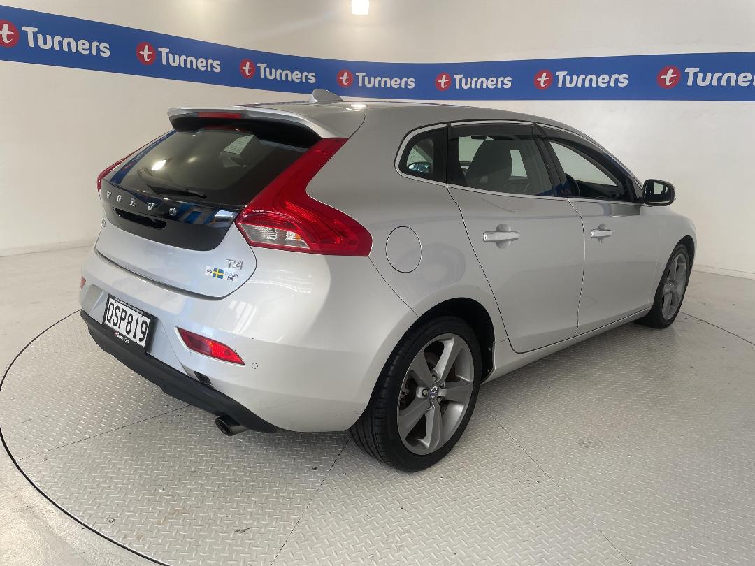 Photo '7' of Volvo V40