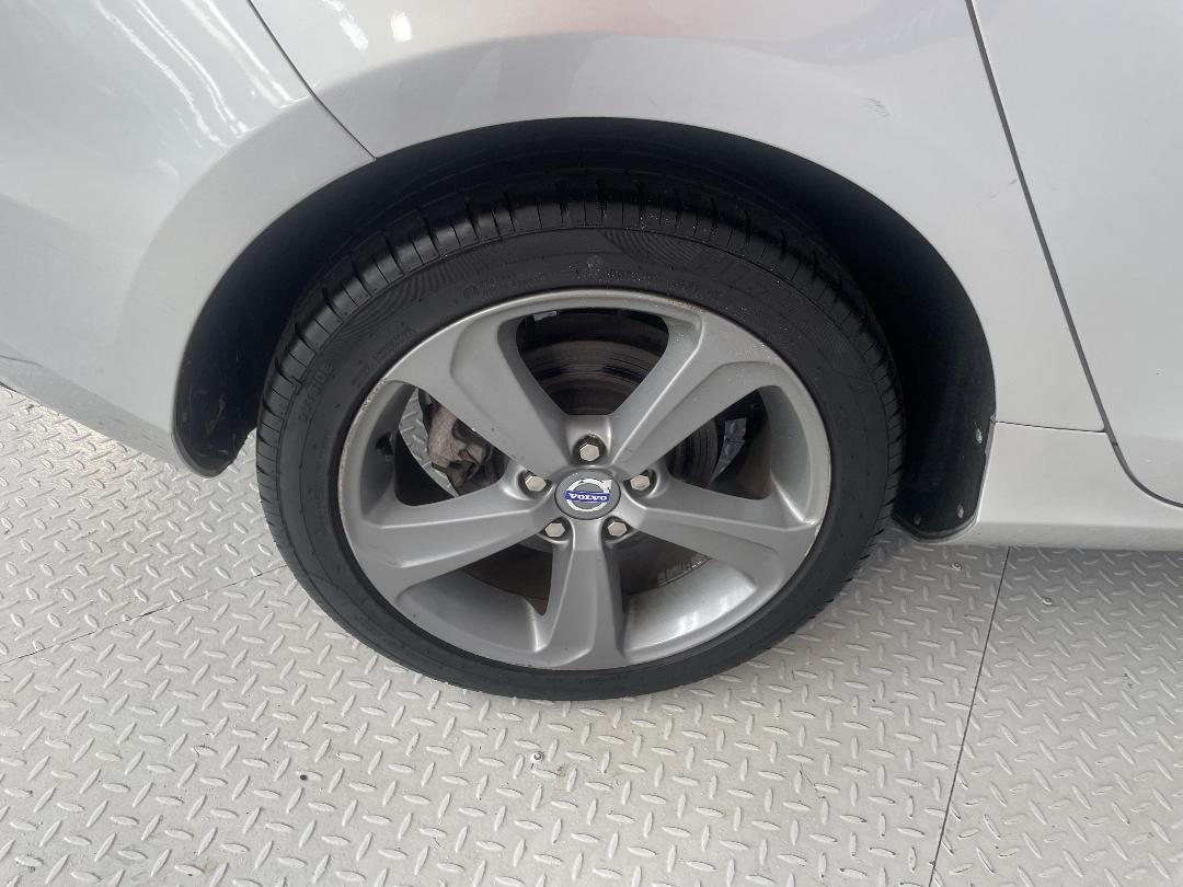 Photo '12' of Volvo V40