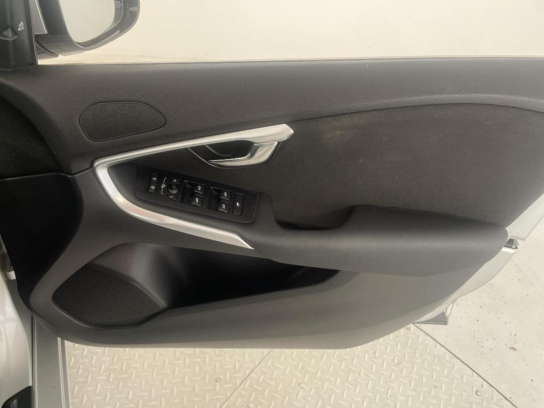 Photo '15' of Volvo V40