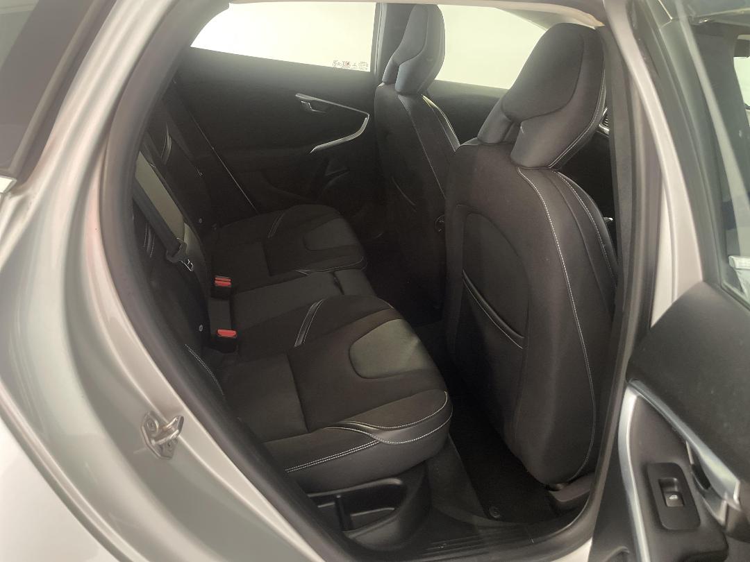 Photo '20' of Volvo V40