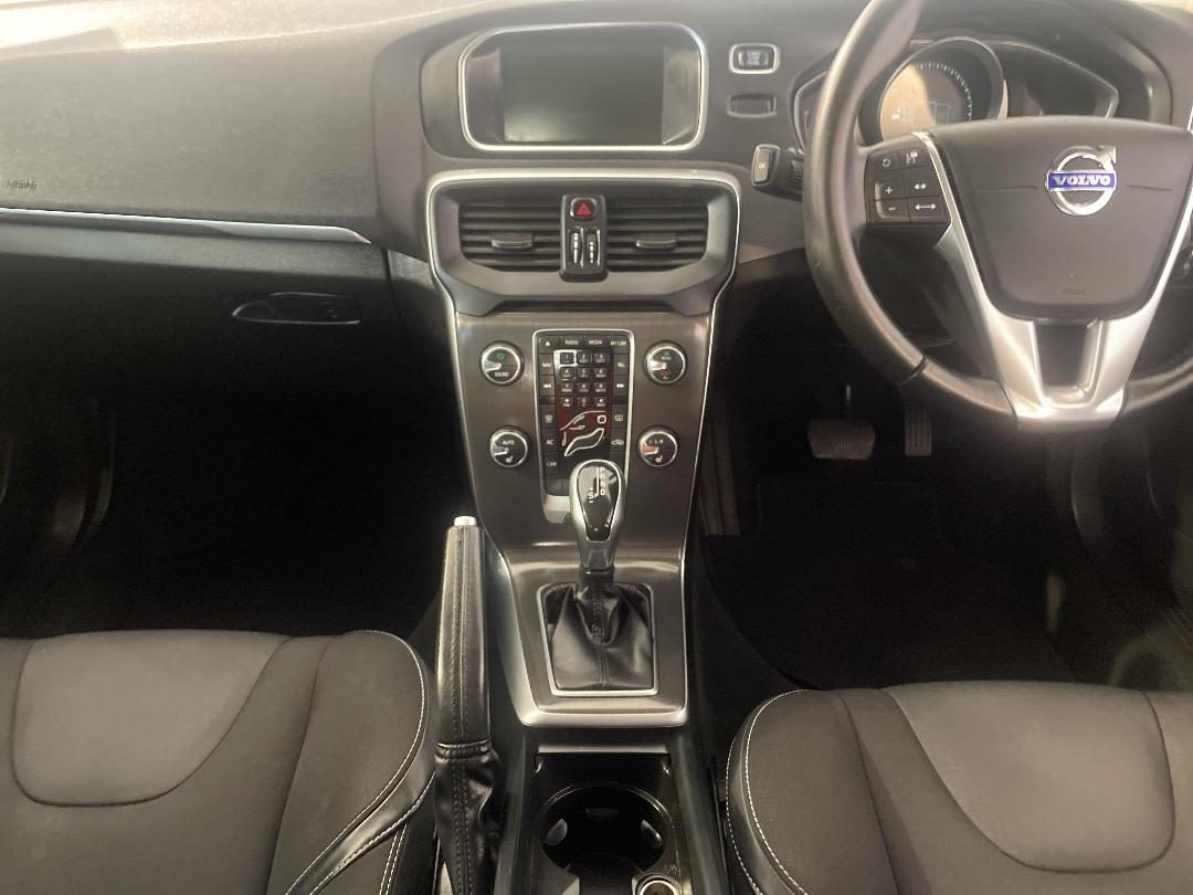 Photo '18' of Volvo V40