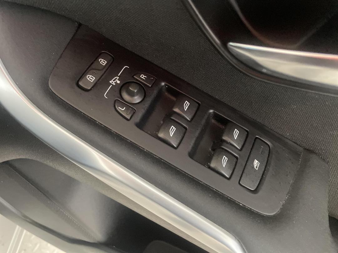 Photo '24' of Volvo V40