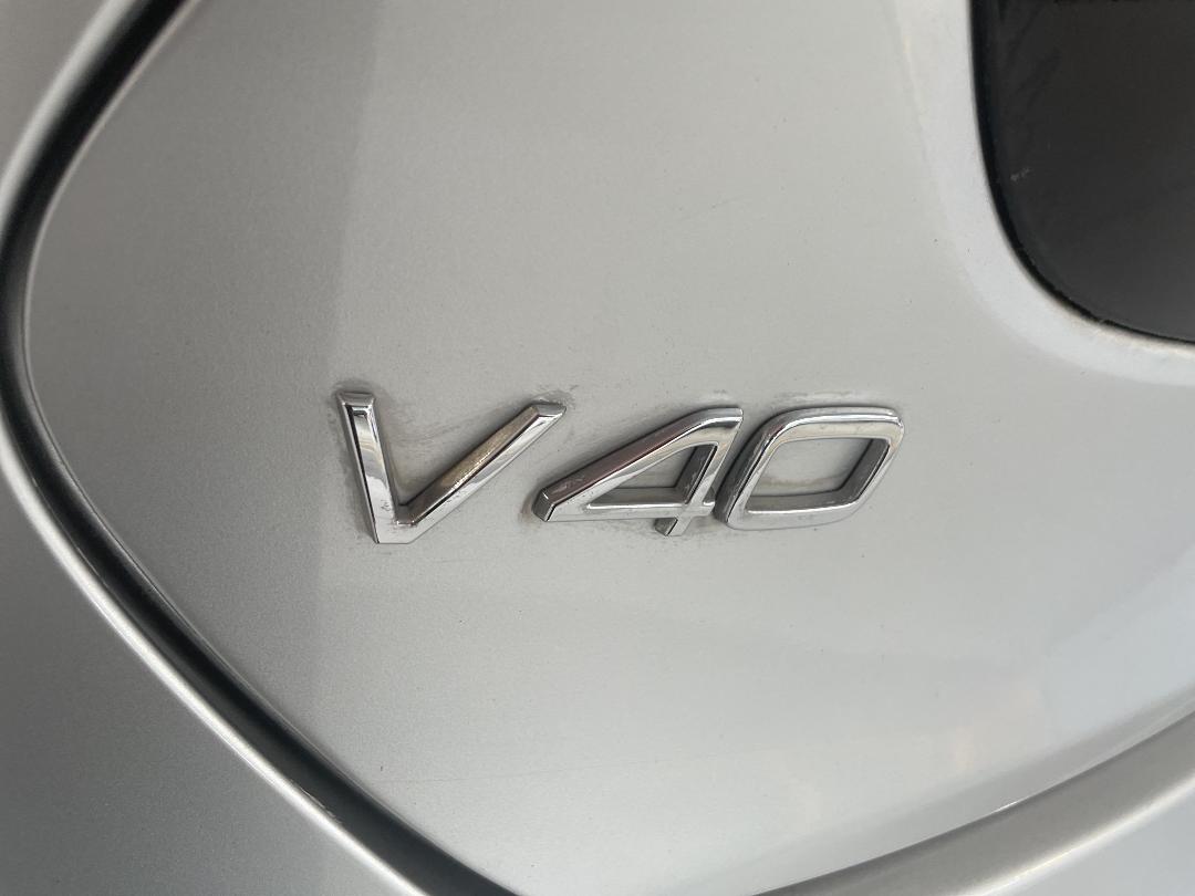 Photo '37' of Volvo V40
