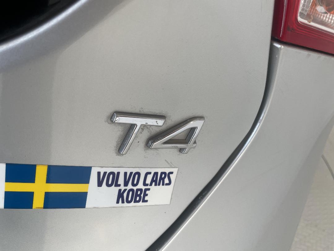 Photo '38' of Volvo V40