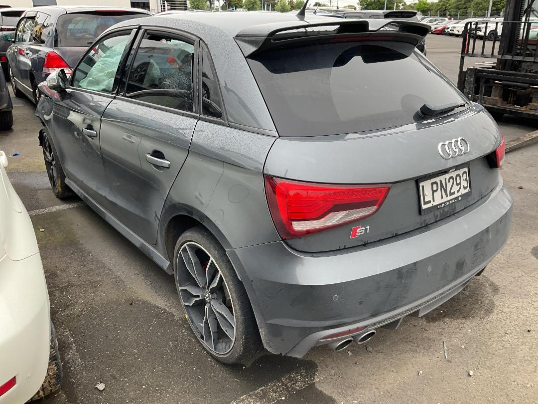 Photo '3' of Audi A1 S1 Quattro Photo '3' of Audi A1 S1 Quattro