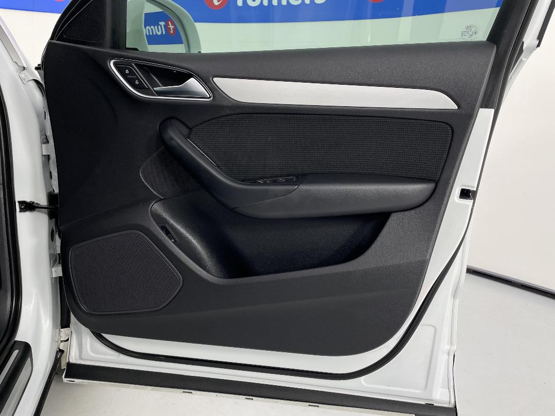 Photo '15' of Audi Q3 Photo '15' of Audi Q3