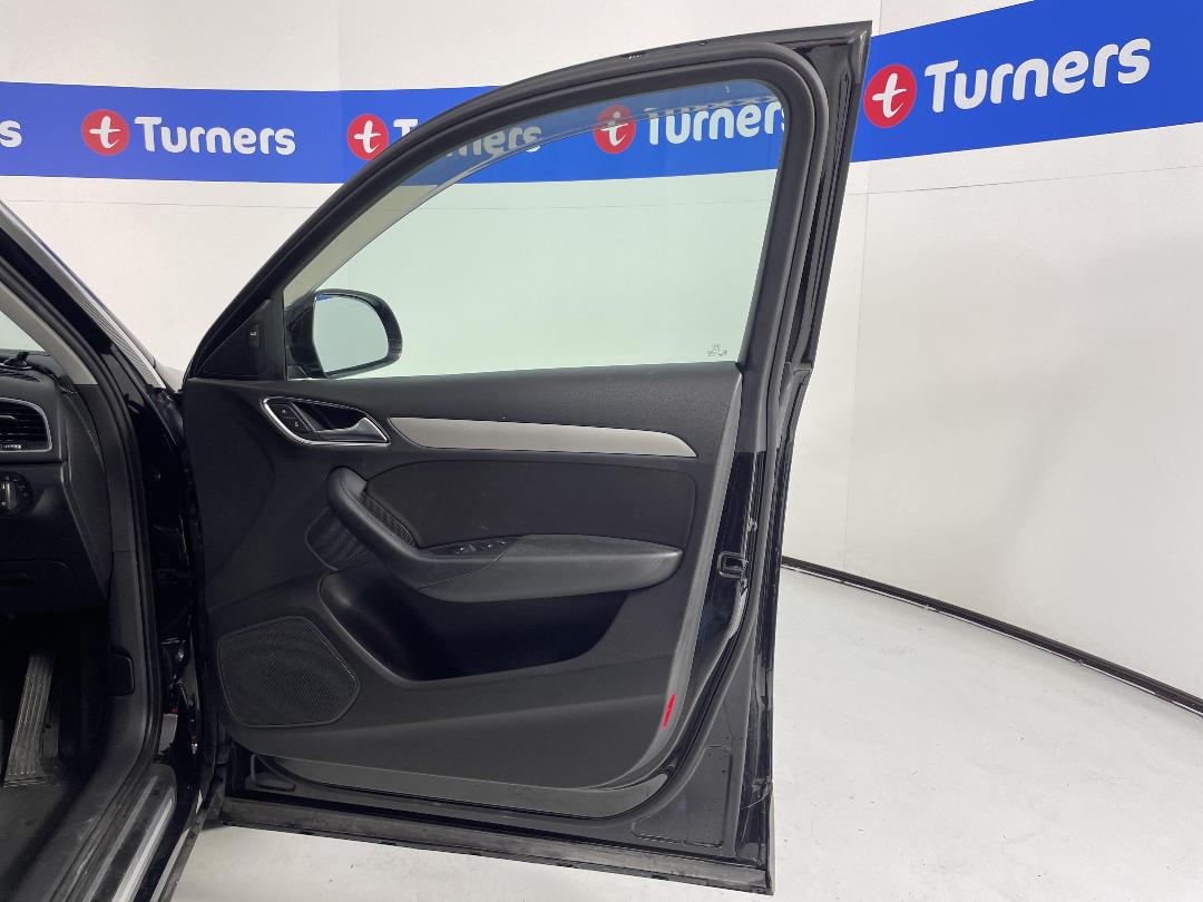 Photo '15' of Audi Q3 Photo '15' of Audi Q3