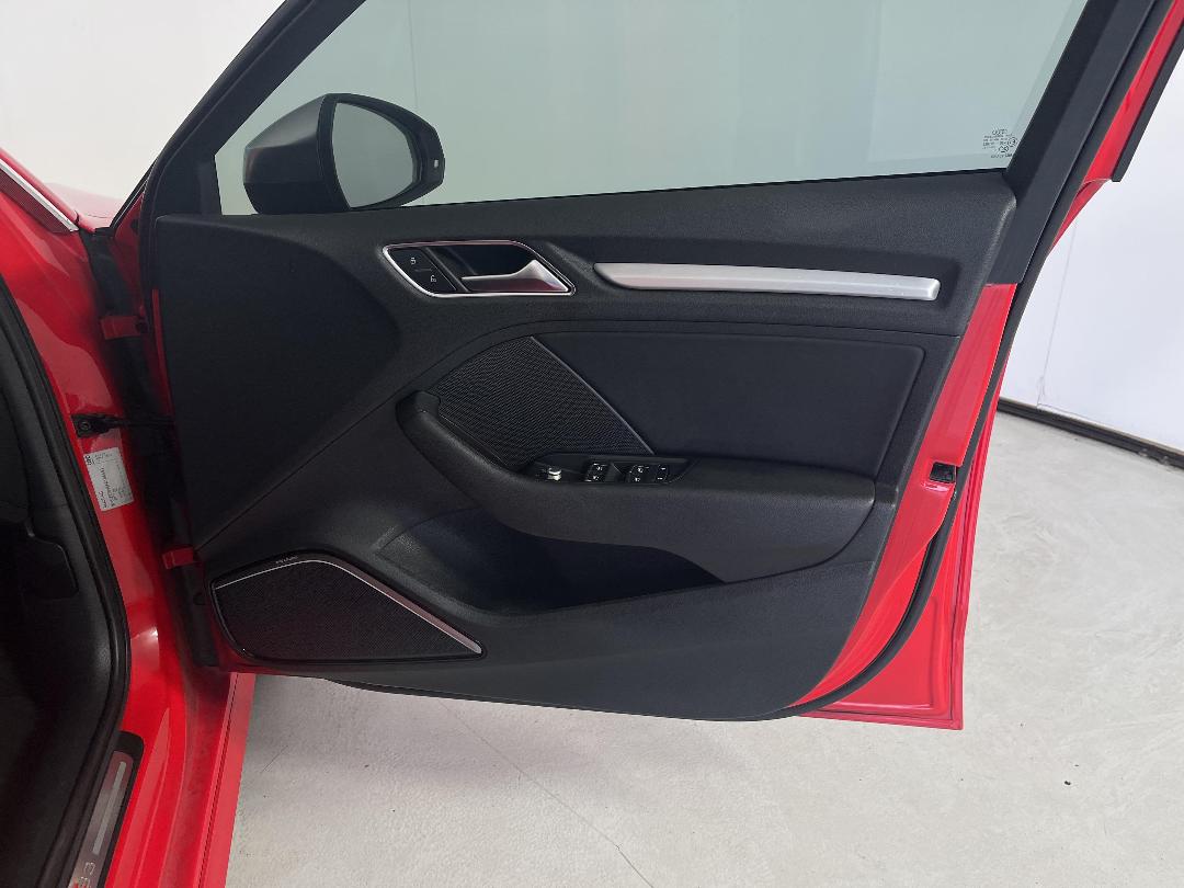 Photo '15' of Audi S3 Photo '15' of Audi S3