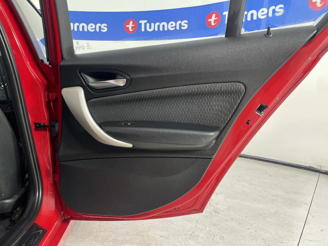 Photo '19' of BMW 118I Photo '19' of BMW 118I