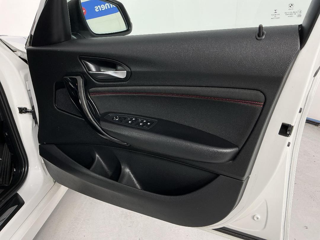 Photo '15' of BMW 118I