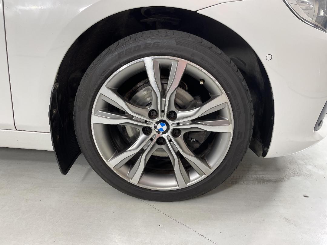 Photo '9' of BMW 2 Series